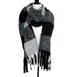 Reitmans Black and Gray Checkered Scarf NWT